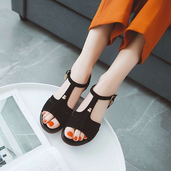 BRAND NEW Summer Casual Buckle Sandals - Picture 2 of 6